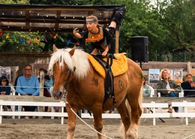 Immersion coulisse spectacle équestre – Chant&rsquo;équi